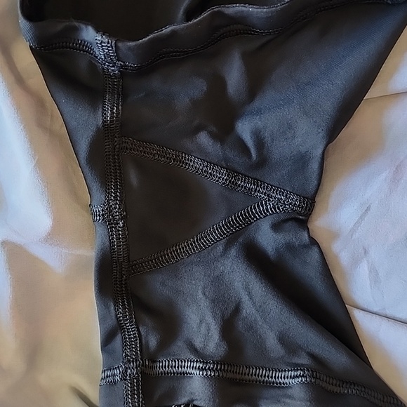 🩷 Lululemon Pace Rival Mid-Rise Skirt in Vivid Floral Tone Multi EUC - Picture 4 of 6